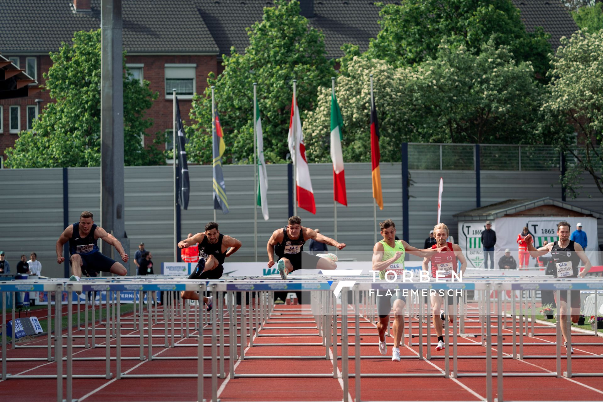 Nico Beckers (LAV Bayer Uerdingen/Dormagen), Tim Nowak (SSV Ulm 1846), Marcel Meyer (Hannover 96), Simon Ehammer (SUI), Marcus Nilsson (SWE), Luca Dieckmann (SSV Ulm 1846) ueber 110m Huerden am 08.05.2022 beim Stadtwerke Ratingen Mehrkampf-Meeting 2022 in Ratingen